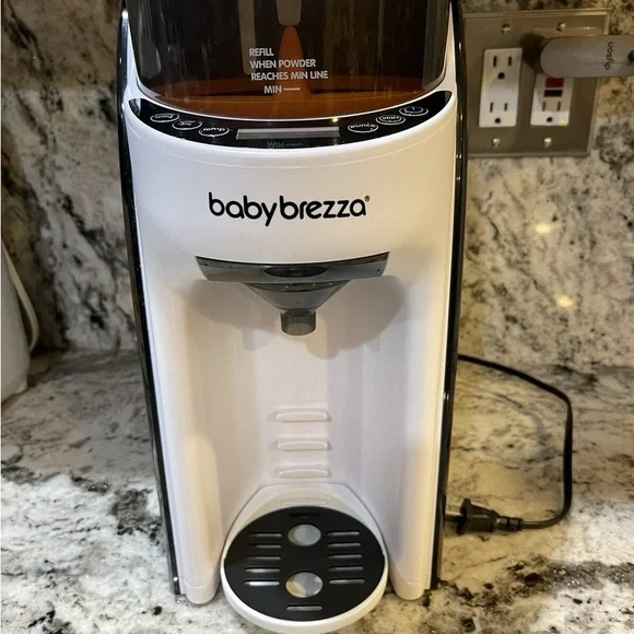 Baby Brezza Formula Pro Advanced in White - Picture 2 of 3